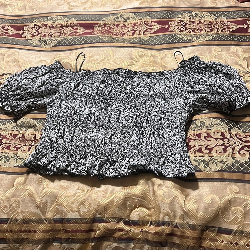 Black and white crop top